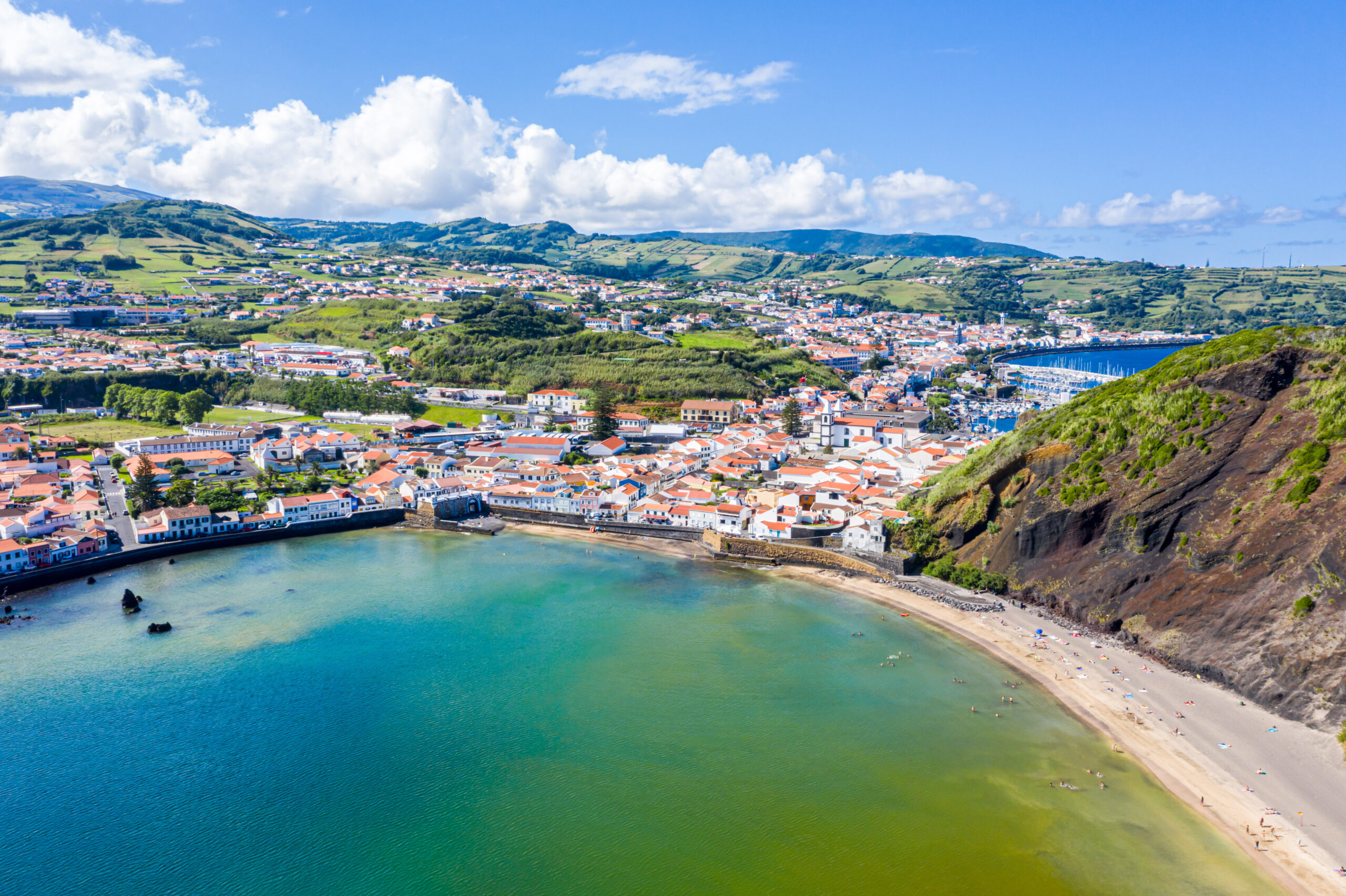 Praia de Porto Pim no Faial nos Açores
